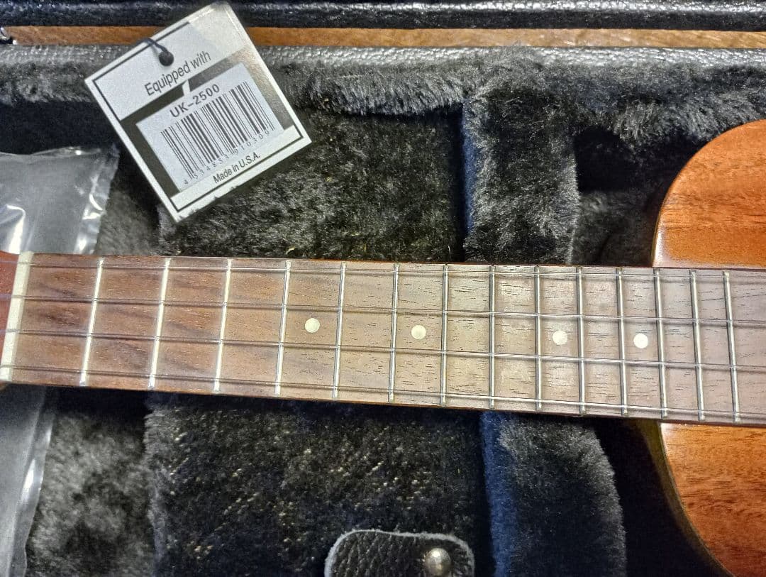 ハイクオリティーukulele☆UK-2500(ケース付き）