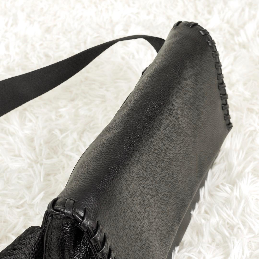 美品 ear PAPILLONNER 柄ワイドテープショルダーバッグ ブラック