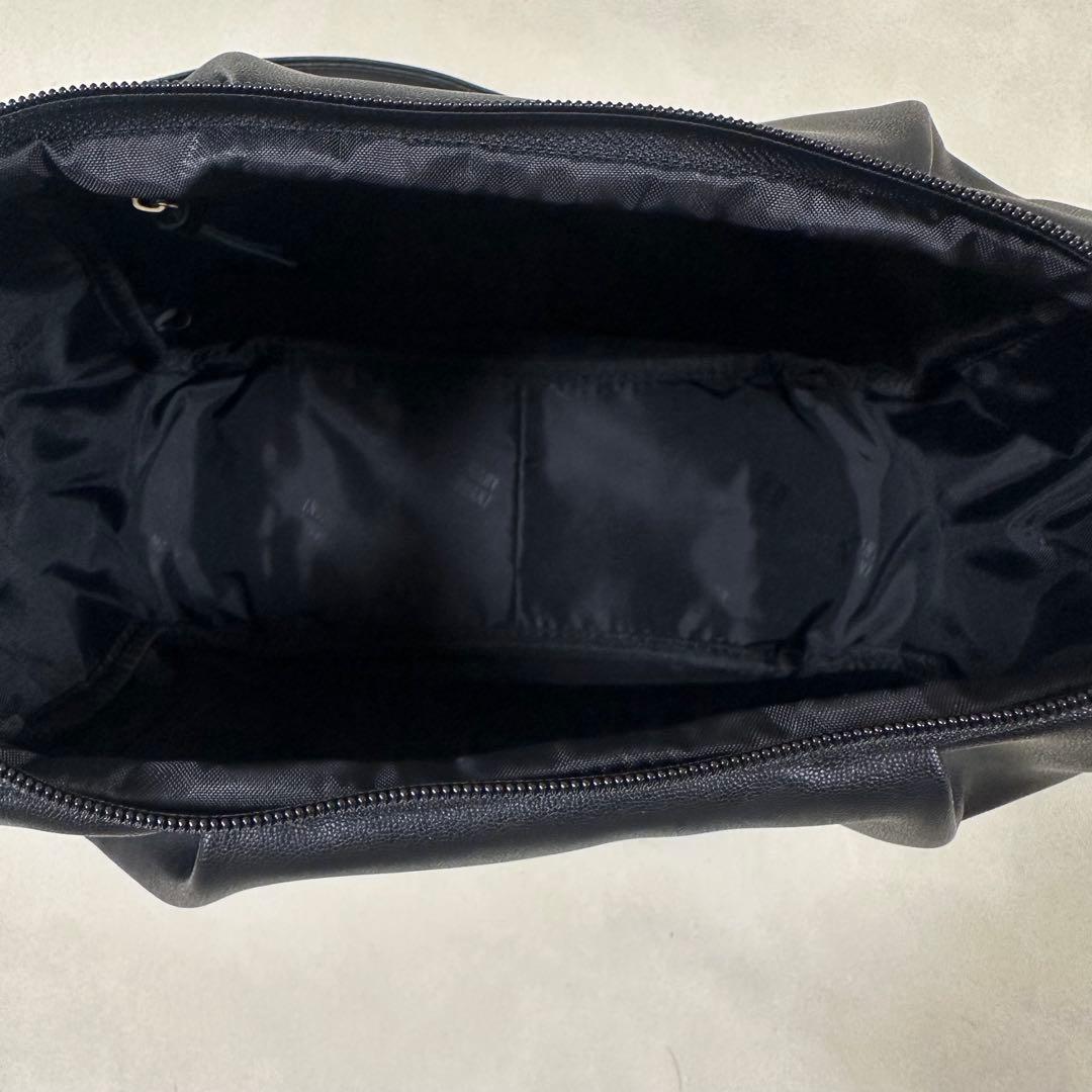 新品未使用 マリークワント デイジー ロゴ ショルダーバッグ 黒 大容量 人気