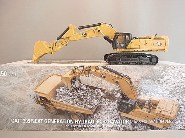 キャタピラー　395 コマツ　日立建機　KOBELCO