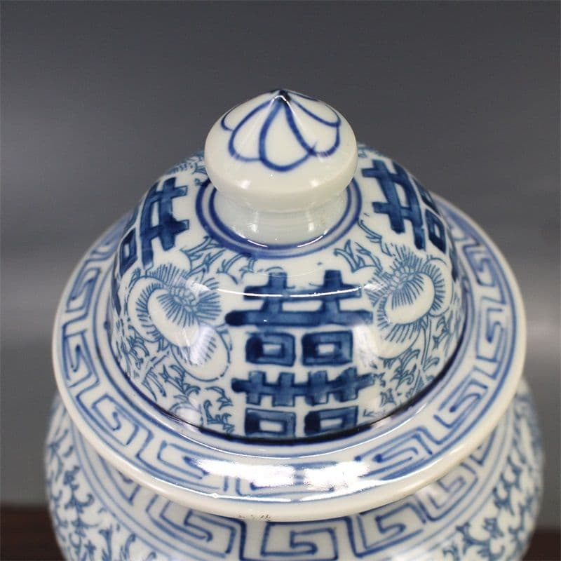 青花双喜纏枝紋将軍蓋 景徳鎮 陶磁器 装飾品 現代工芸品 美術品 置物