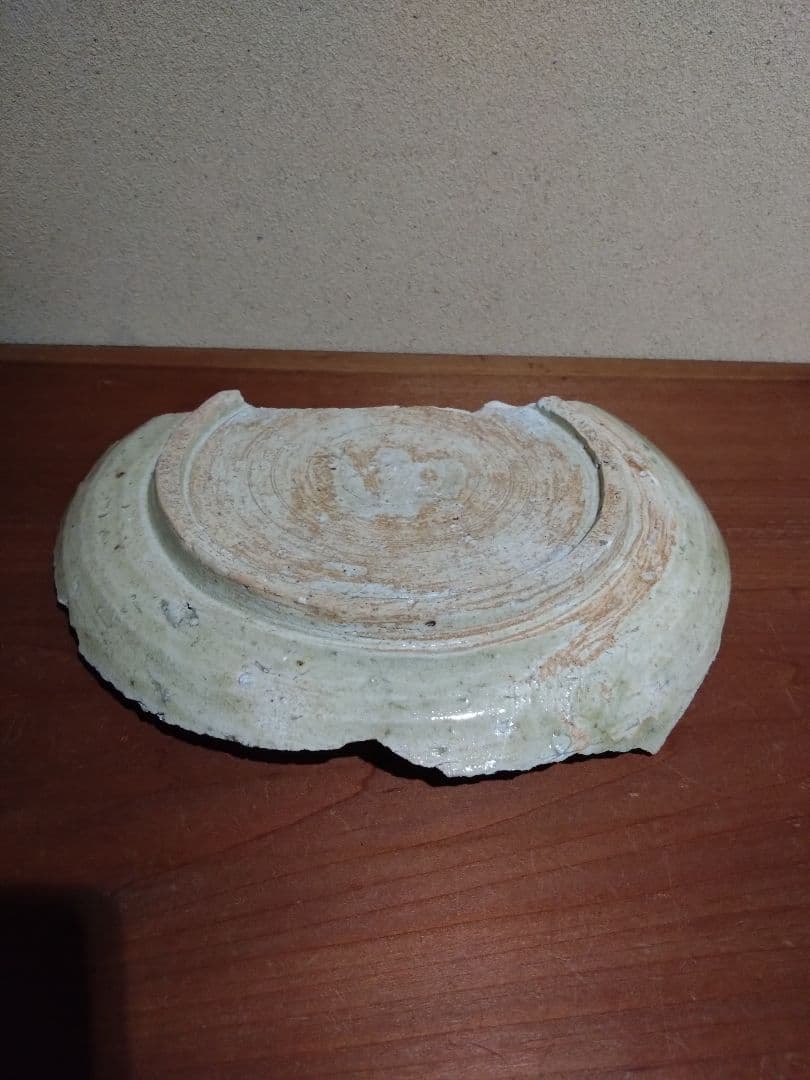 美濃陶片 黄瀬戸 菊花 織部釉流し紋 大皿 陶片 残欠 志野 織部