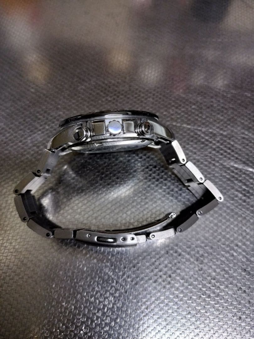 SEIKO クロノグラフ 腕時計ブラックダイヤル　１０気圧防水