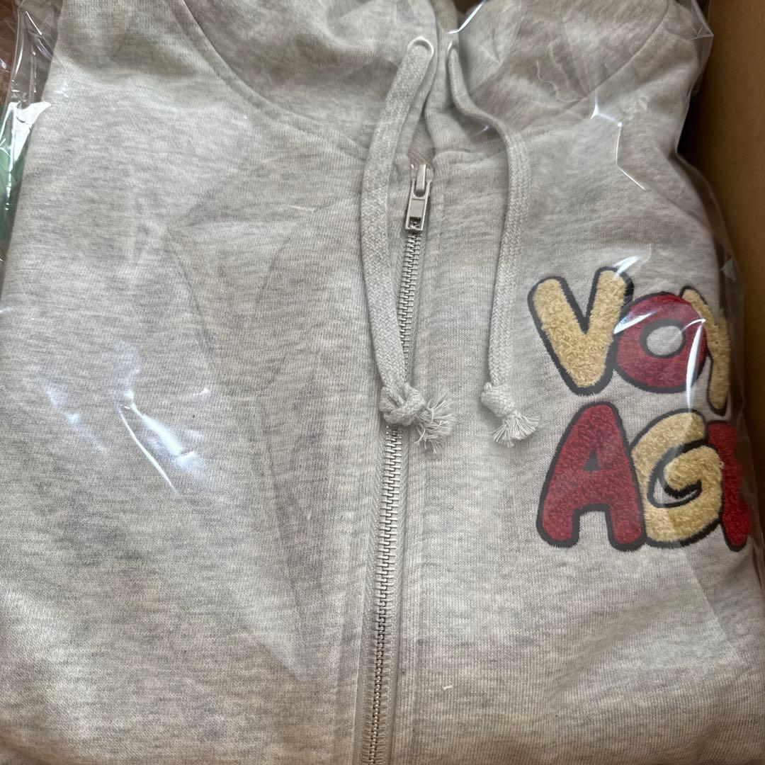 なにわ男子 ドーム グッズVoyAGE ジップパーカー - メルカリ