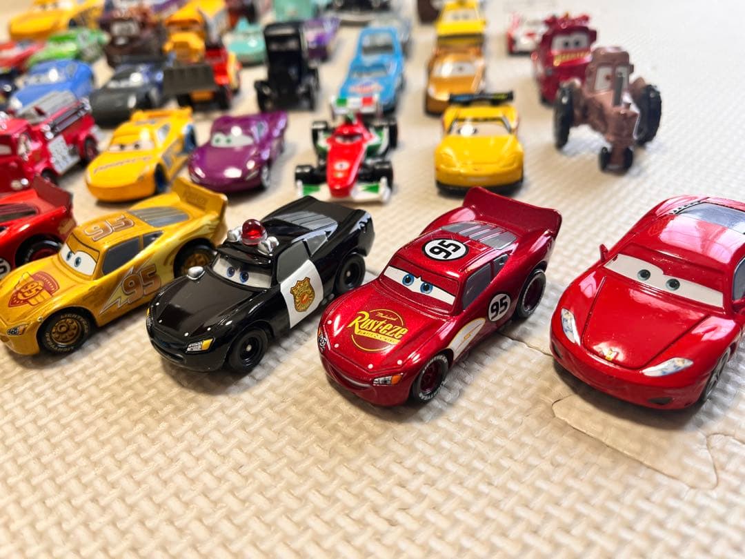 最終値下げ】Disney カーズ ミニカーまとめ売り47台 マテル・トミカ