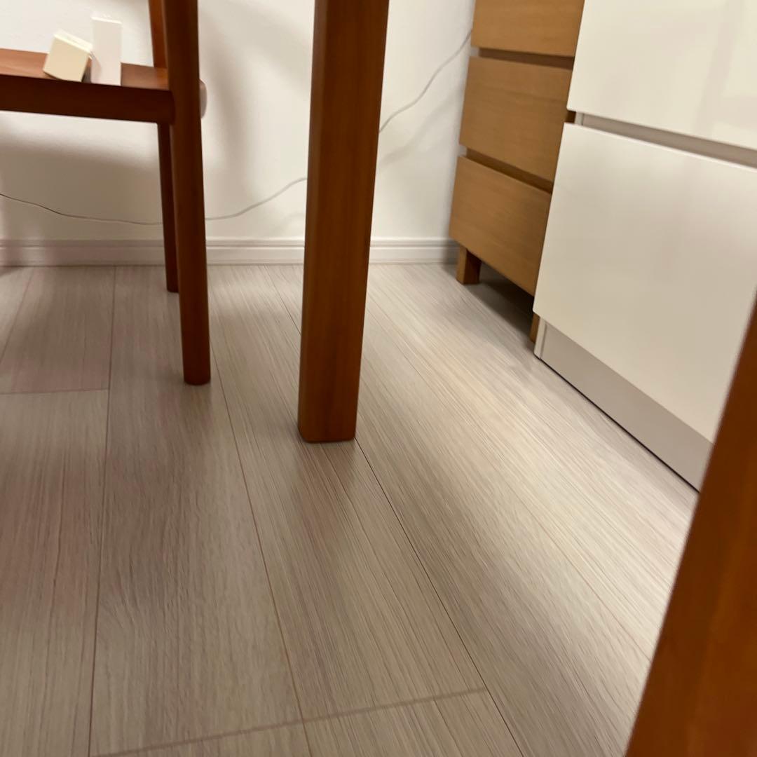 おきまりです。カグラ、ダイニングテーブル、とても綺麗、チェリー、