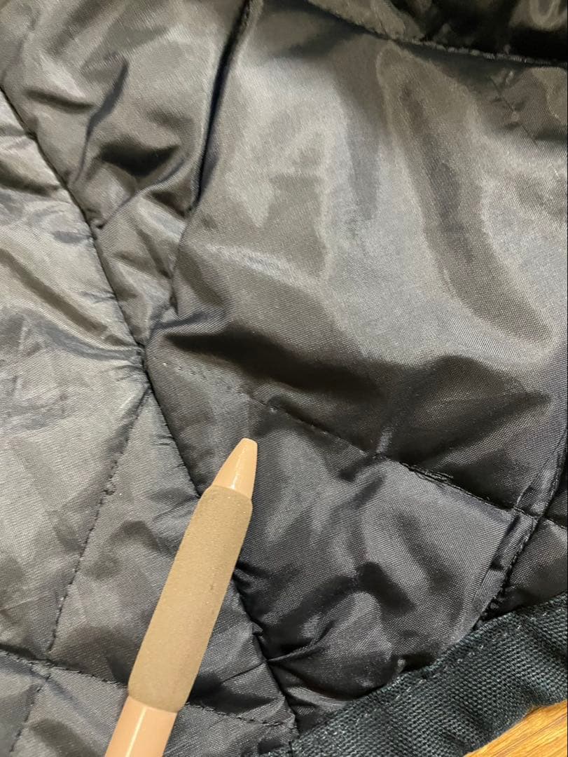 カーハート　トラディショナルジャケット　ブラック短丈　企業ロゴ　フェード　深緑