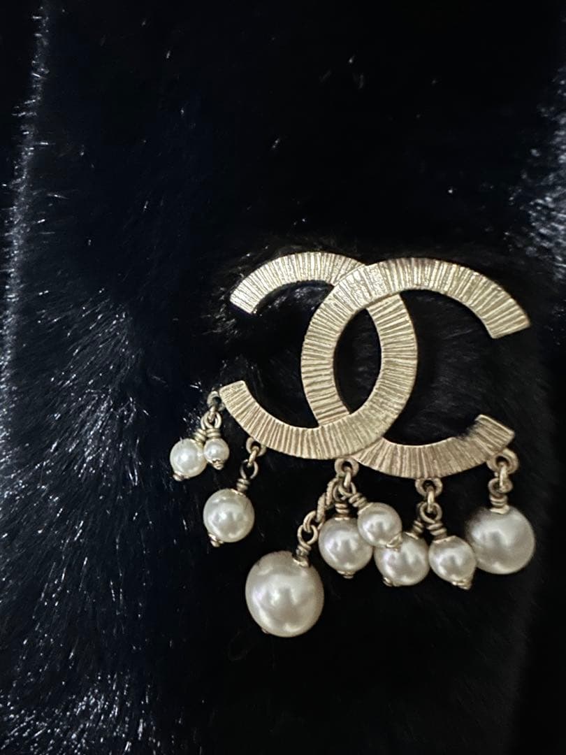 CHANEL CCロゴ パール付きブローチ　正規品 CHANEL（シャネル） （新品・未使用品）シャネル ロゴ パール ブローチ