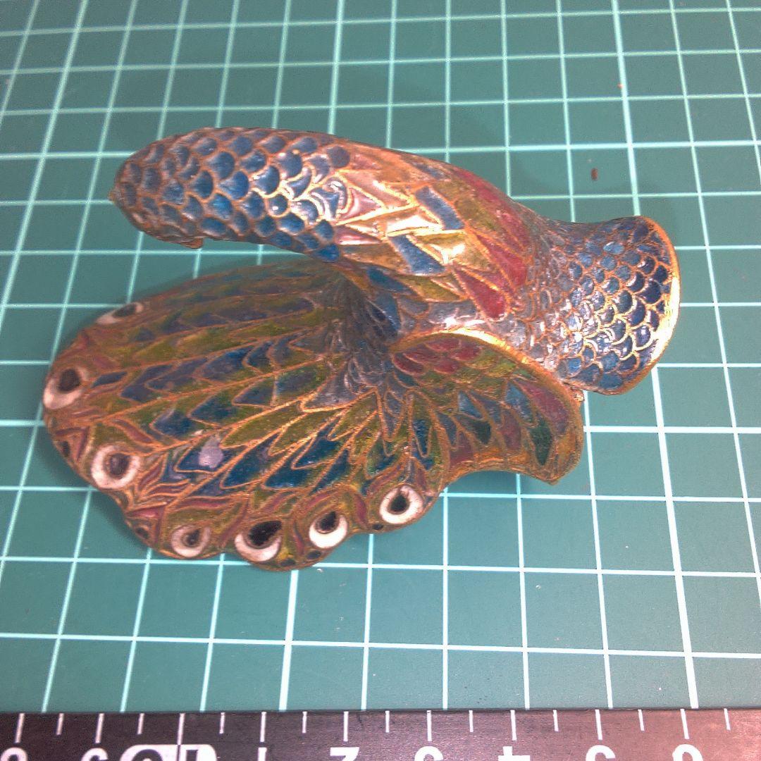 小物１ 七宝？ 孔雀デザインの金属製置物 つのがありません