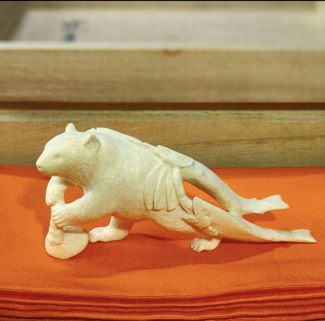 置物 熊 寛支作 共箱 天然素材彫刻 手彫り細工 未使用美品 時代物 蒐集