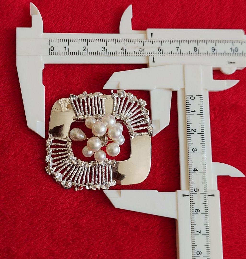 ブローチ シルバー製 アコヤ本真珠 銀細工アートフォルム C81＆857 676