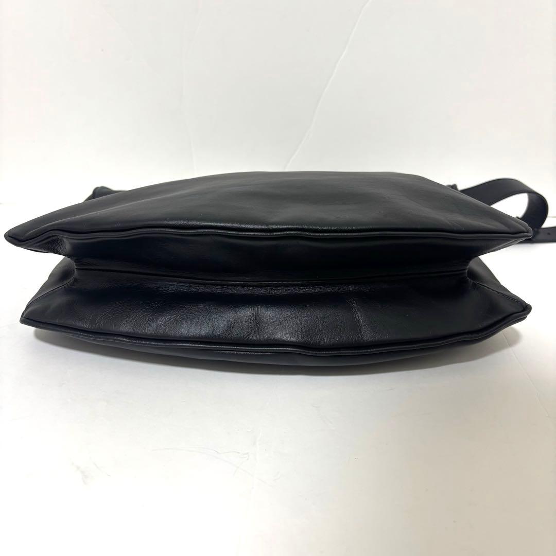 イアパピヨネ スワローマチショルダーバッグブラック