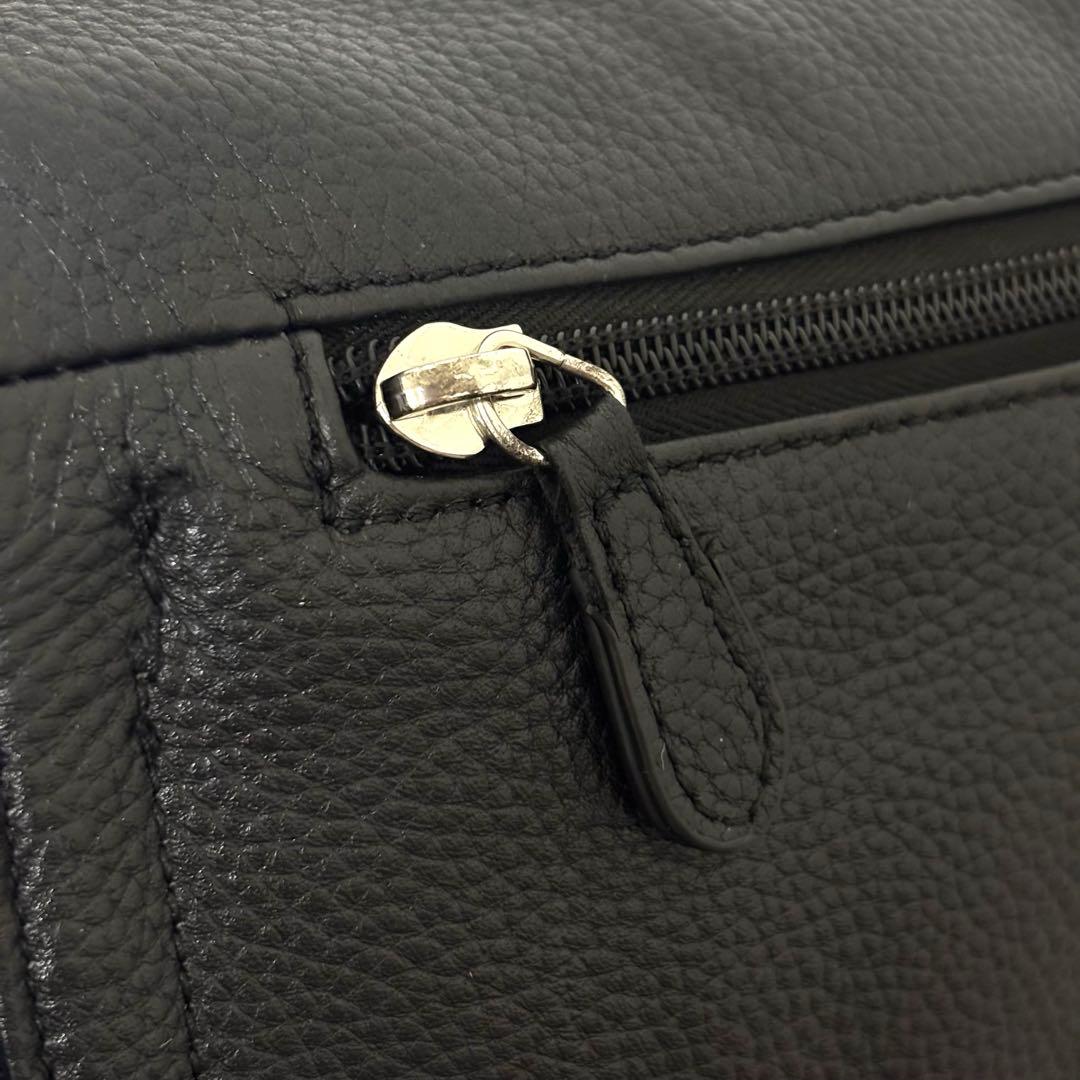 イアパピヨネ ワイドテープ ショルダーバッグ スタッズ ブラック