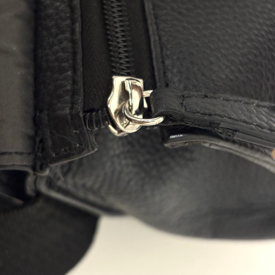 イアパピヨネ ワイドテープ ショルダーバッグ スタッズ ブラック