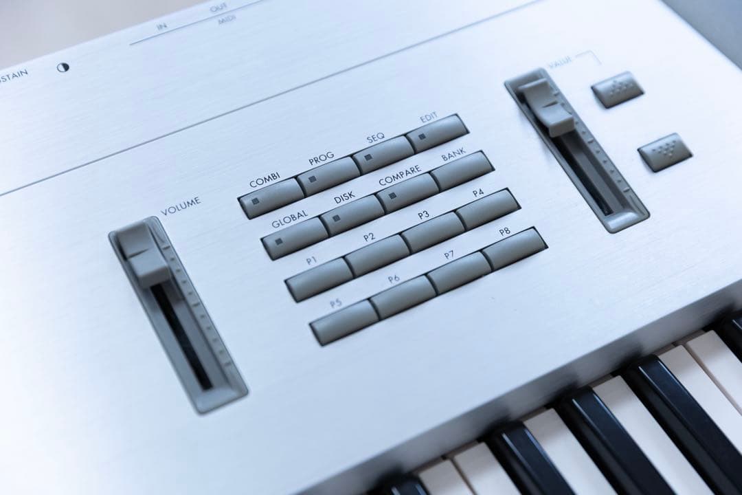 KORG TRINITY 61鍵 シンセサイザー キーボード コルグ トリニティ