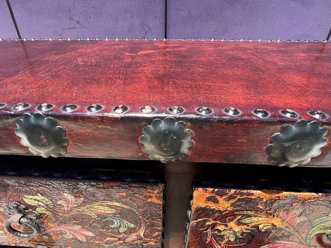 手描きの紋章付き木製タンスピールモーベル アルテサニア 作ったで