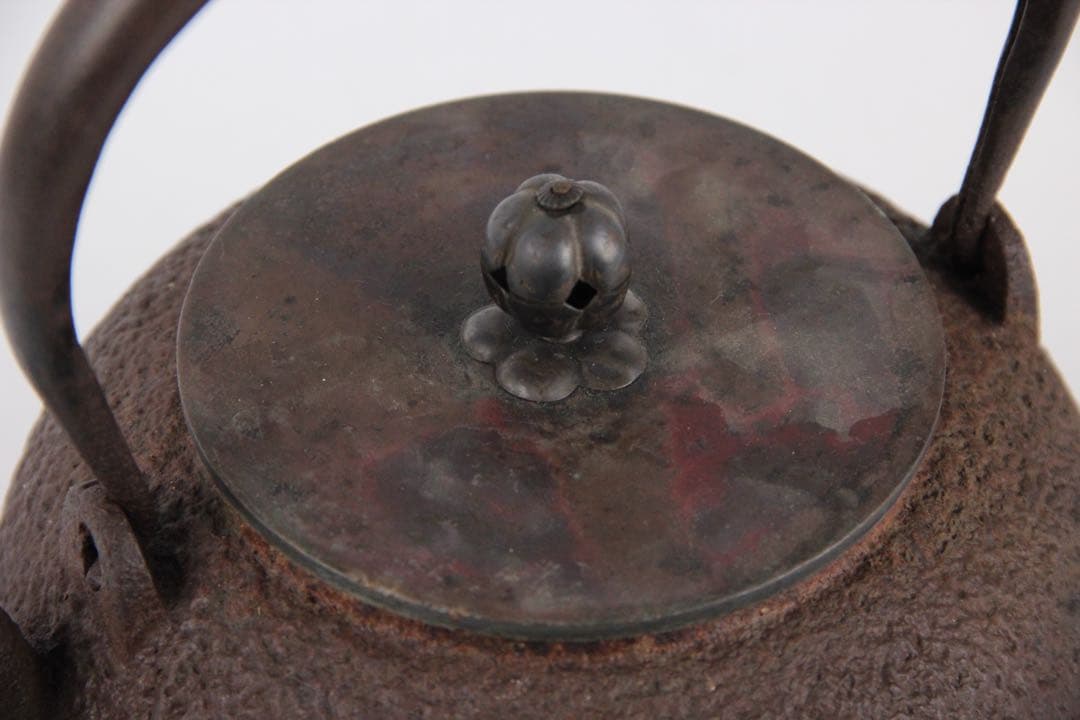 龍文堂造 鉄瓶 日丸形 銀摘 茶道具 約1200ml 岩肌 EL11-26