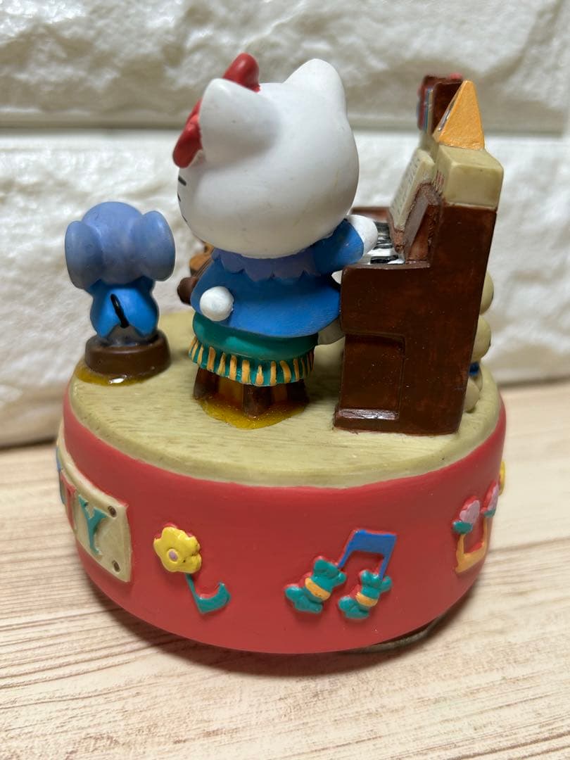 ハローキティ　レトロ　オルゴール