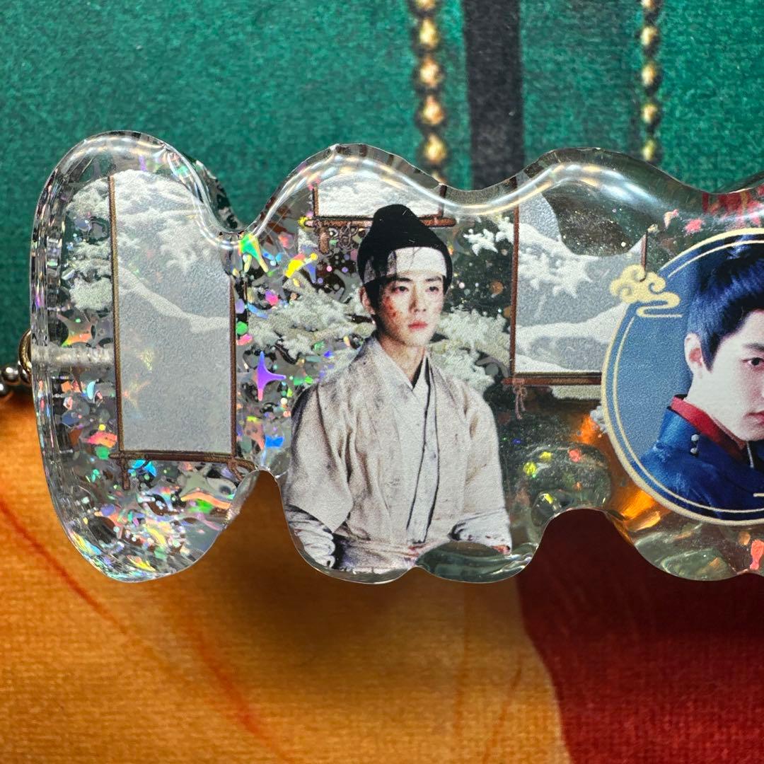 肖戦 厚いレジン置物です&バッグチャームに&ナイトライトにもなり