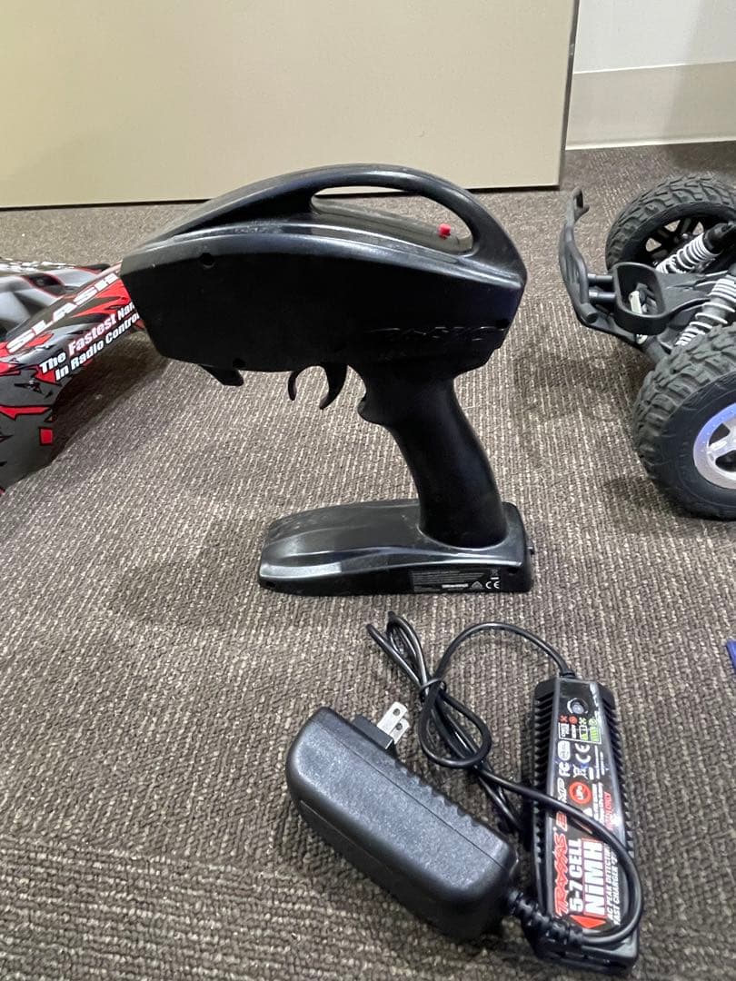 traxxas shlash 送料込みにしたのでお値段上がりました