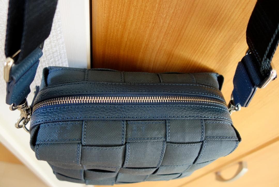 IACUCCI ショルダーバッグ ベルタ CORDURA Sサイズ ネイビー