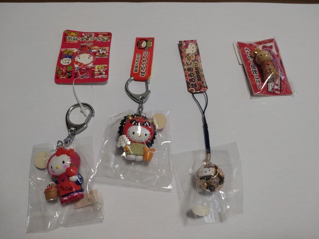 ご当地キティ　寝付け　ストラップ　キーホルダー　ほか 82点