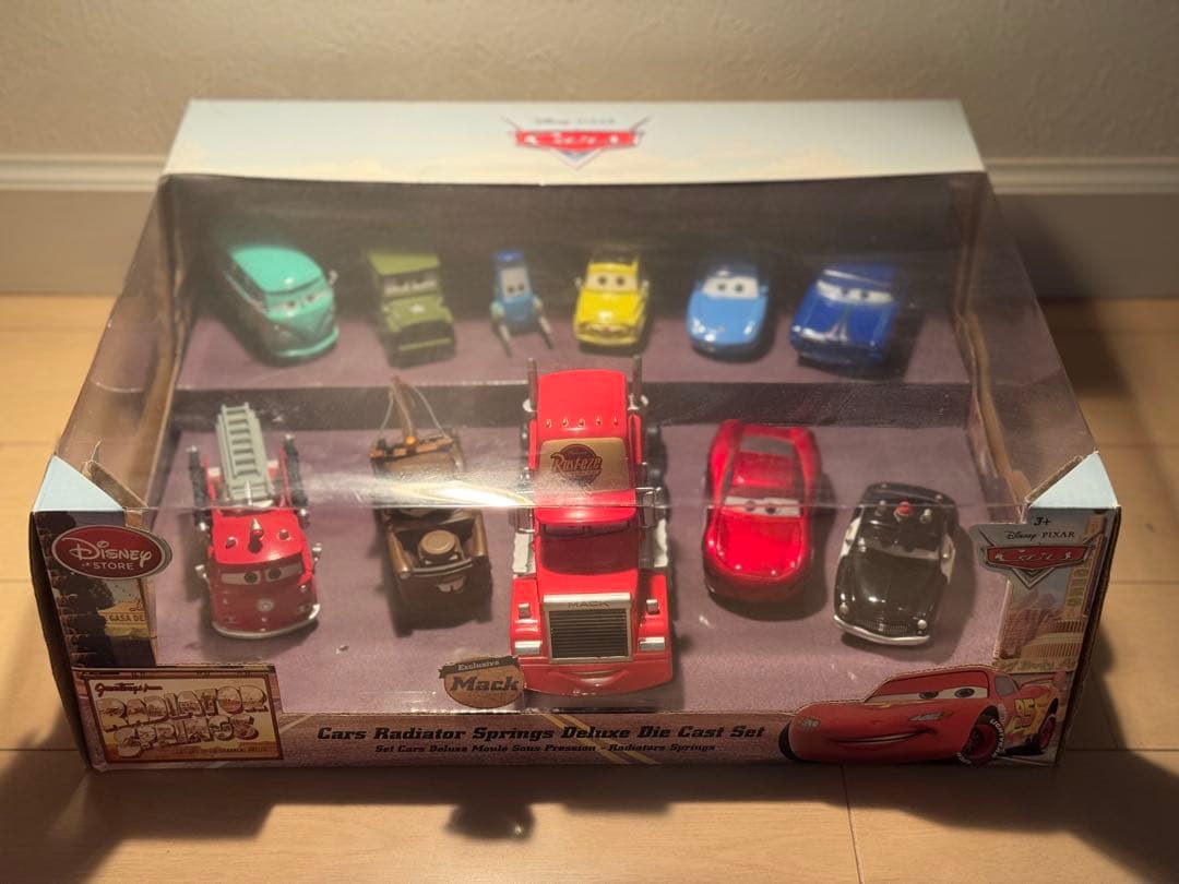 【激レア★未開封】カーズ　ラジエータースプリングスデラックスダイキャストセット