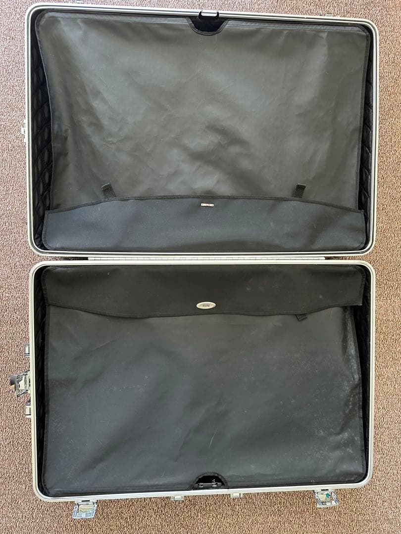 ゼロハリバートンシルバー キャリーケース 2輪 ハンドル付き ZERO