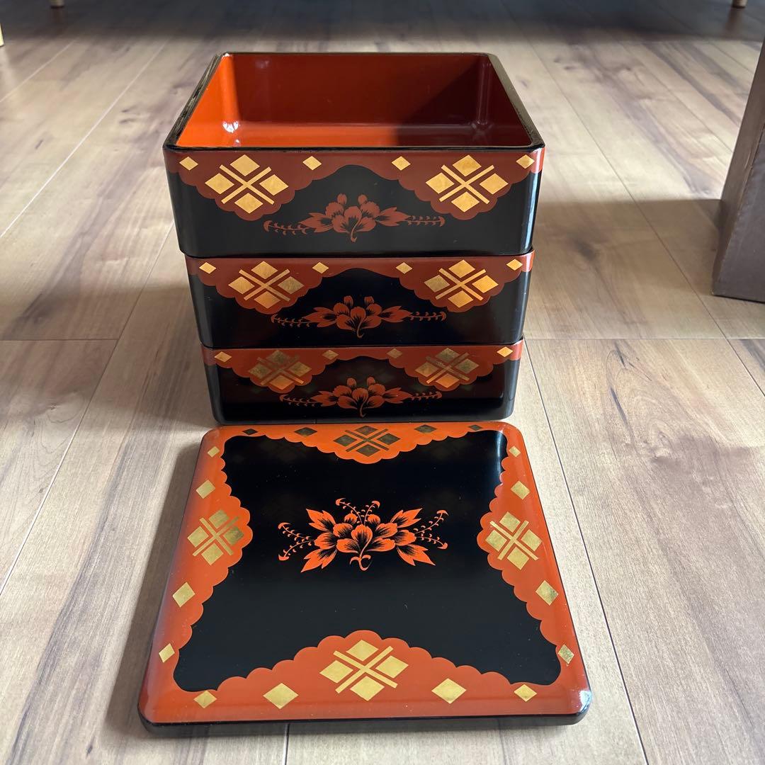 輪島塗 角丸五段重 蓋二枚 黒内朱 木製