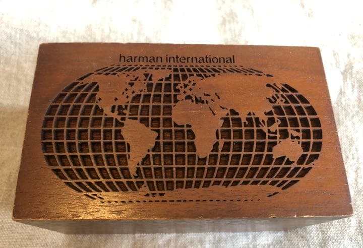 ハーマンインターナショナル JBL ウォルナット JBLの伝統と革新技術が融合した究極の音楽体験を提供するJBLスタジオ