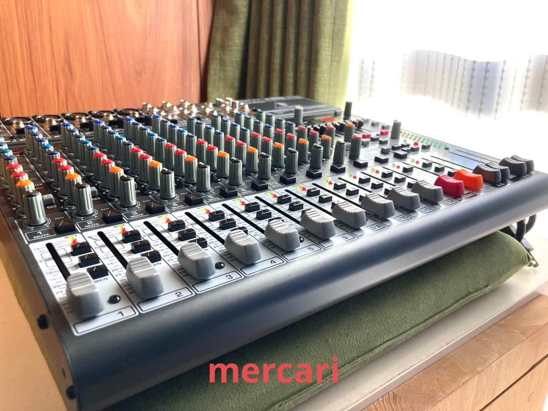 BEHRINGER XENYX X1832 USB 16ch アナログミキサー