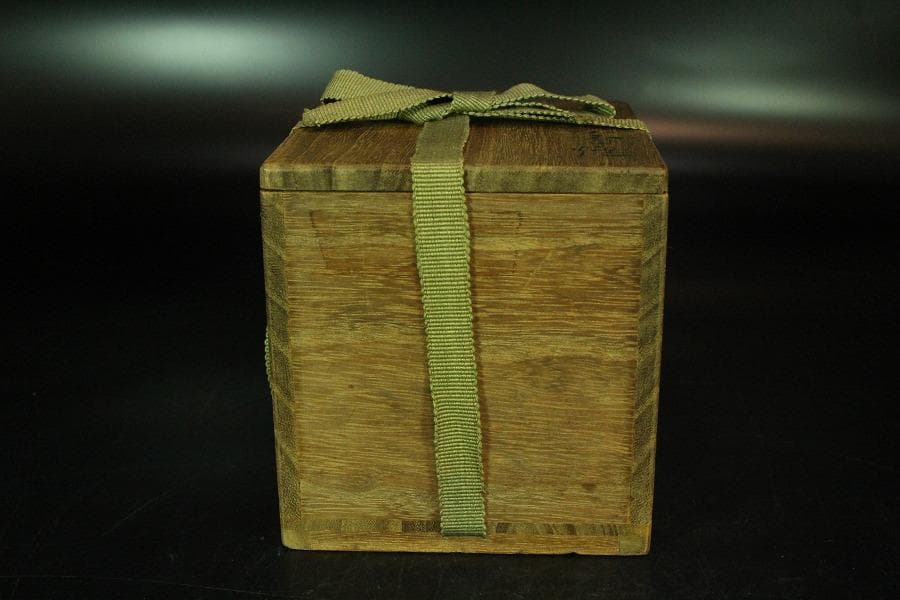 初代 宮永東山作 青磁香炉 銀火屋 37g 共箱 古美術(K-A640) - メルカリ