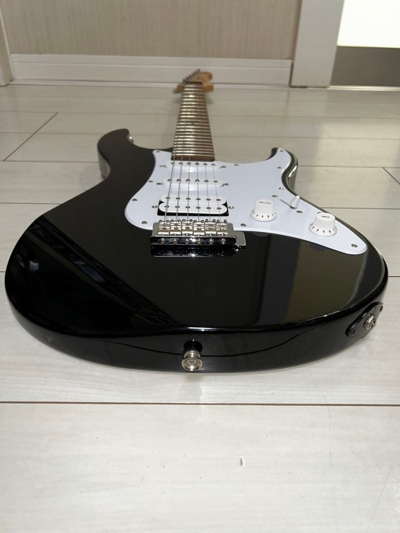 ヤマハ　YAMAHA Pacifica PAC012 パシフィカ 黒エレキギター