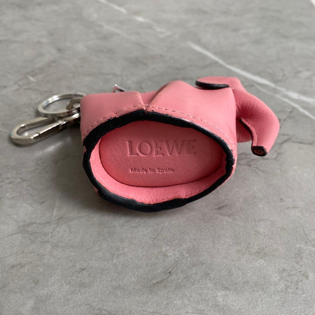 ロエヴェ　エレファント　ケース　チャーム