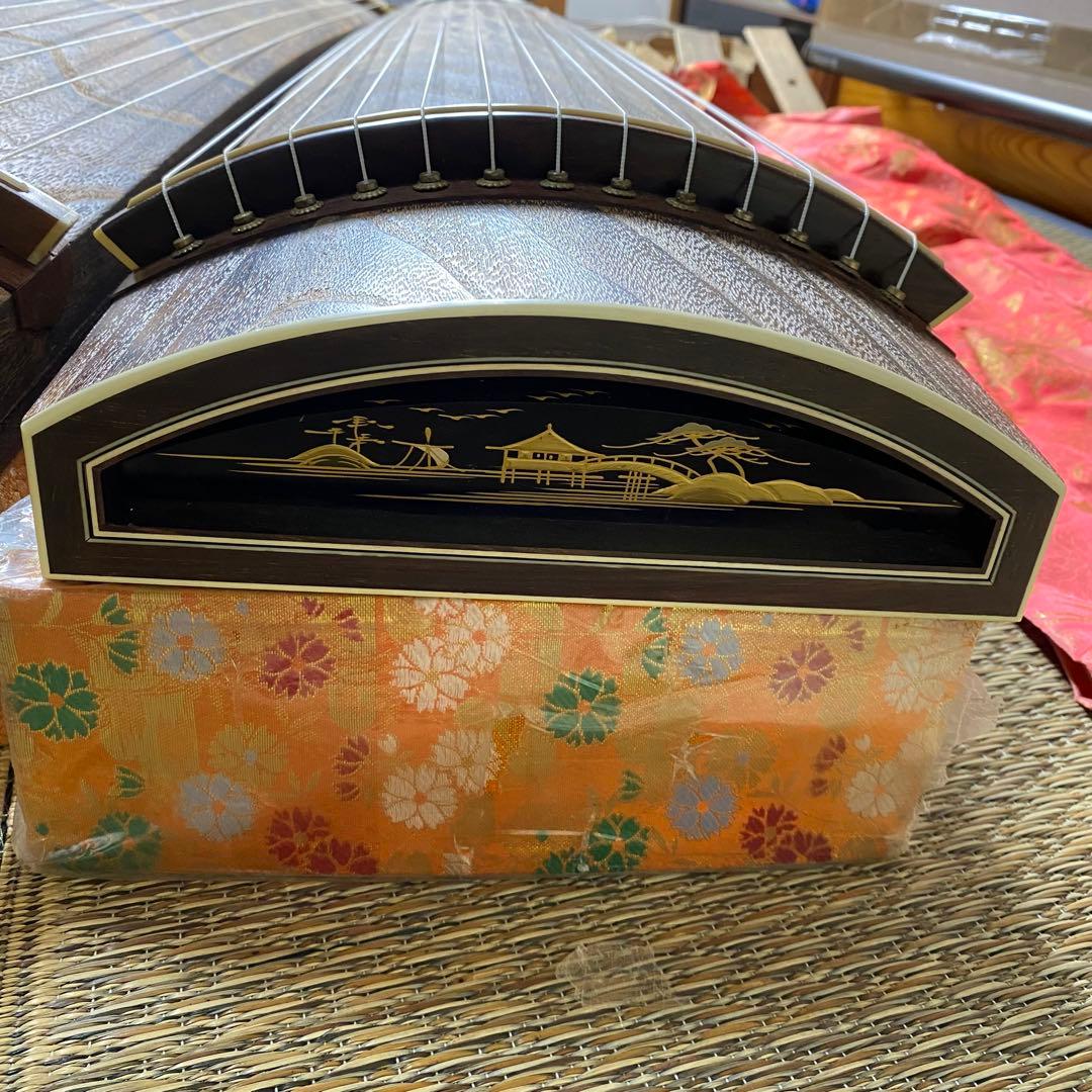 良品 4面セット売りです お琴 13弦 すだれ彫り 琴柱・ユタン【発送条件
