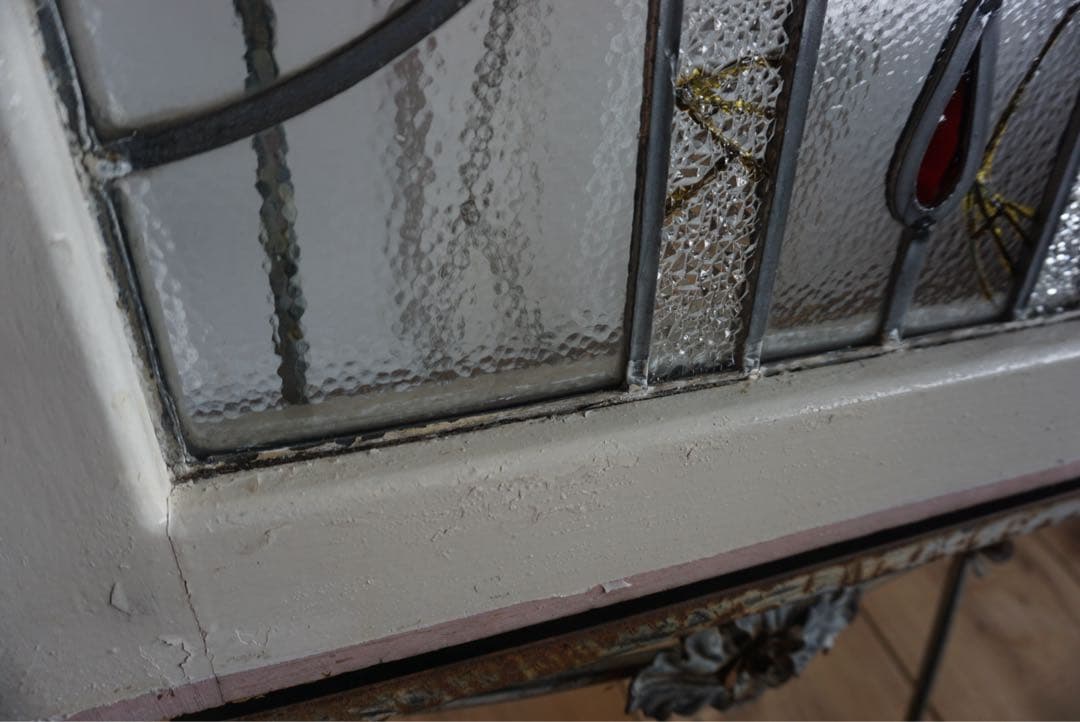 金継ぎされたアンティークステンドグラスの窓 ベストセラー