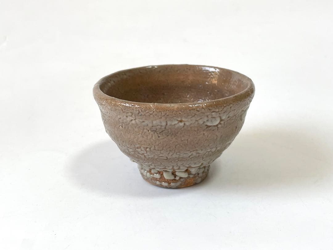 陶芸家　作家物　岡本作礼　唐津井戸　ぐい呑　井戸ぐい呑　梅花皮　酒器　酒盃　共箱