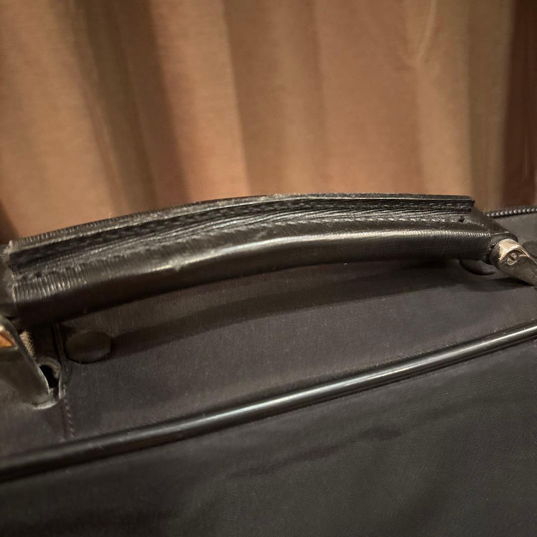 PRADA ブラック ビジネスバッグ
