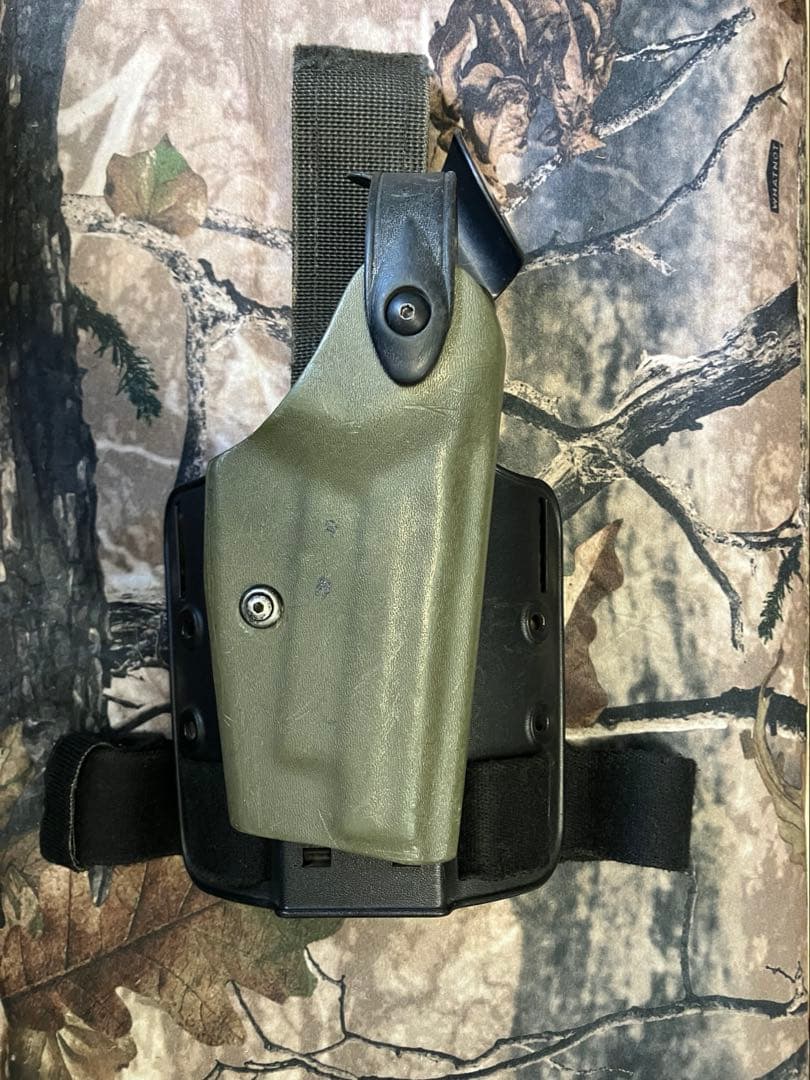 実物　Safariland製P-226用ホルスター オリーブドラブ　廃盤　完動品 実物 Safariland製P-226用ホルスター オリーブドラブ 廃盤 完動品 実物