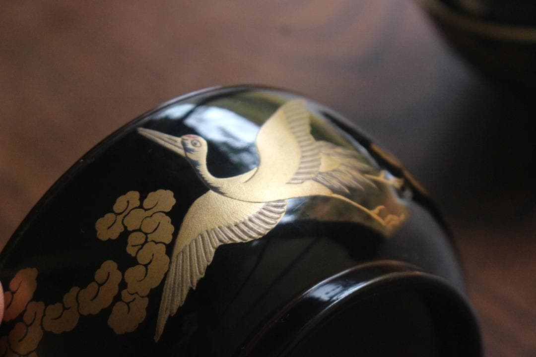 高台縁傷のみ！時代金縁黒漆に極上雲鶴蒔絵の映える煮物