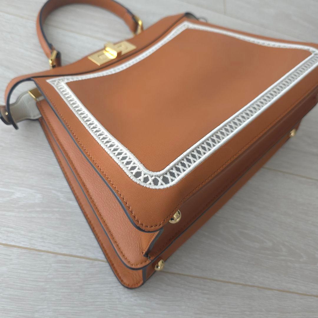 美品【フェンディ】ピーカブー　アイシーユー　ミディアム　刺繍　ハンドバッグ