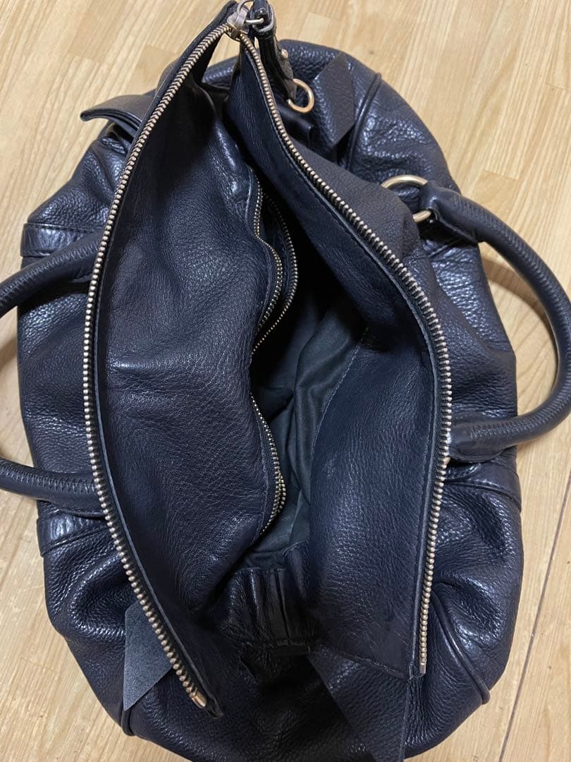 MIU MIU ブラックレザー ハンドバッグ　ゴールド