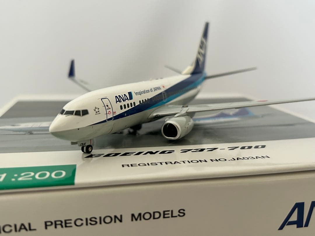 ANA Boeing 737-700 モデル 1:200