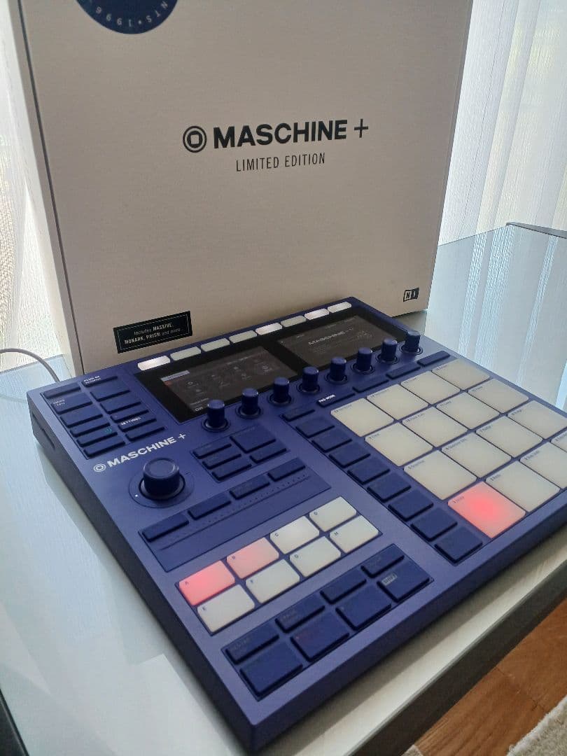 Native Instruments MASCHINE MK3(トランスファーID込) MASCHINE MK3