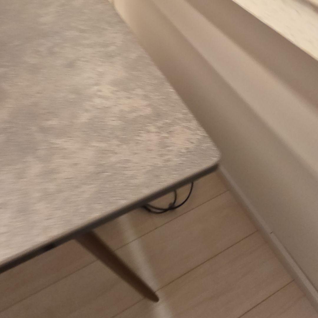 カリガリス トーキョー セラミックダイニングテーブル