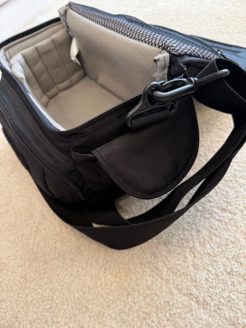 デジタルビデオカメラ　CANON iVIS HF G20＋付属品＋専用バッグ