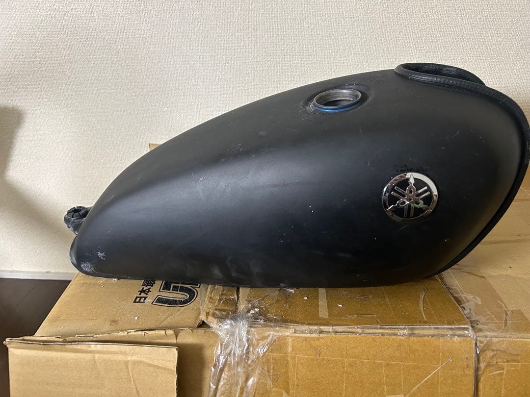 sr400 純正 マットブラックタンク タンクキャップもお付けします。 sr400 純正タンク マットブラック sr400 純正 マットブラックタンク