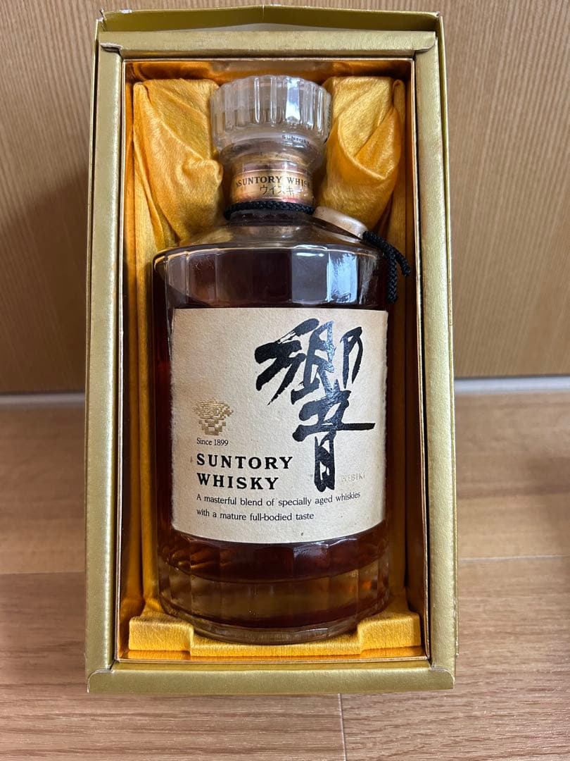 ウ*リ様 サントリー　響　SHN-01 裏ゴールド　未開封 サントリー ウイスキー 響 旧ラベル 裏ゴールド 金キャップ 金花 43