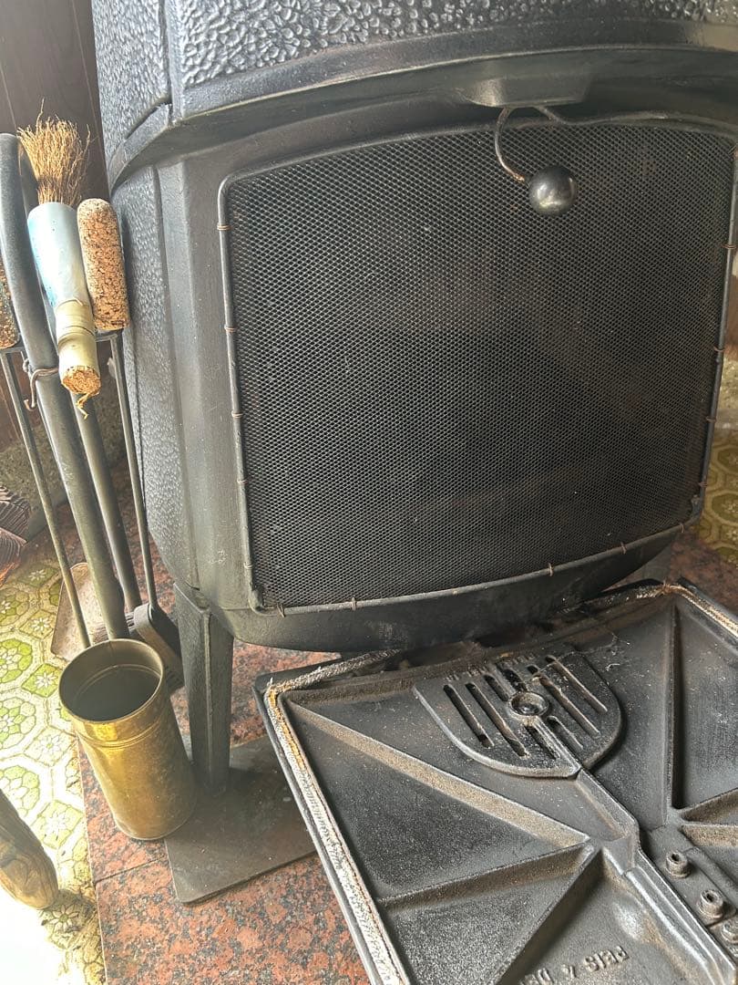 ゴ*ラ様 薪ストーブ JOTUL(ヨツール )パイス4 ビンテージ中古品