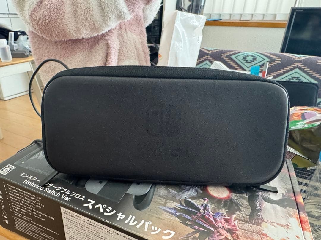 Nintendo Switch 本体 モンハンダブルクロスモデル、ケース付